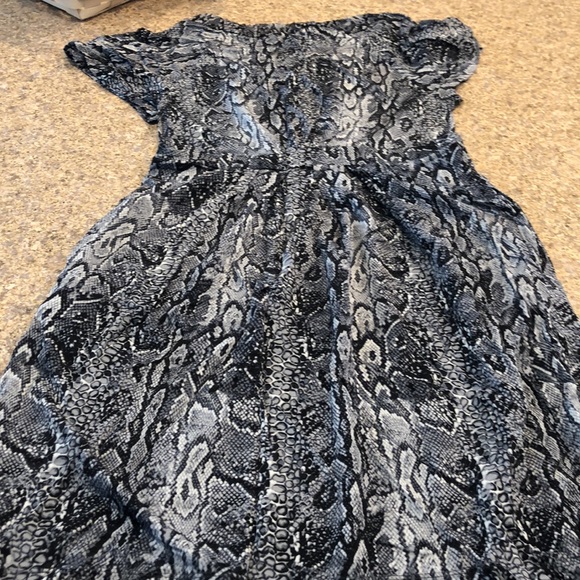 BCBGMAXAZRIA Dress Black, Gray and White Size XS - Picture 13 of 14